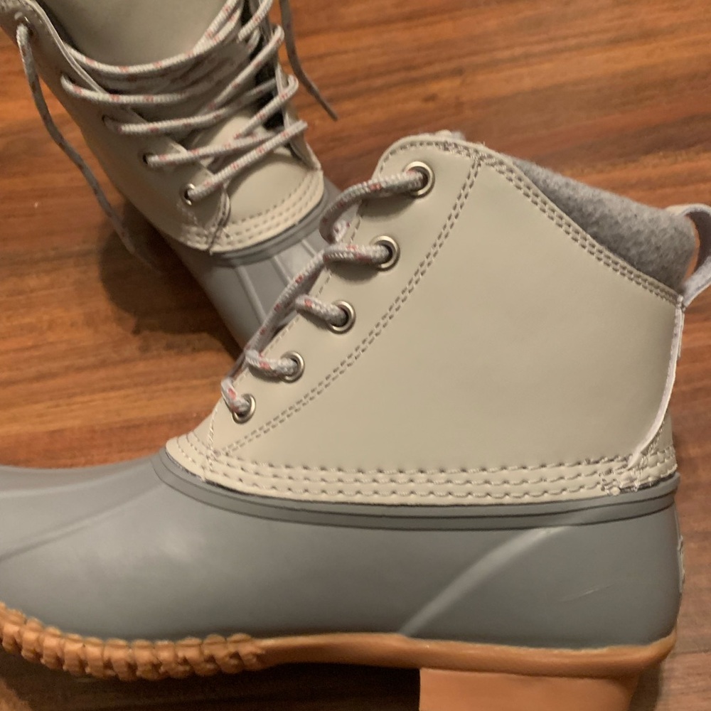 Lands' End Dakota Gray and Tan Winter Boots